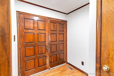 551 W 10th Ave, Bristow, OK 74010 - photo 4