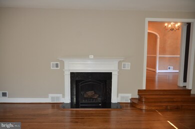 6614 Van Winkle Dr, Falls Church, VA 22044 - photo 7