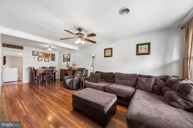 232 Alden Ave, Morrisville, PA 19067 - photo 4