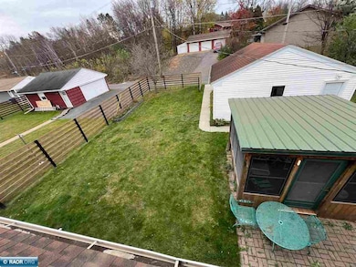 816 E 25th St, Hibbing, MN 55746 - photo 5