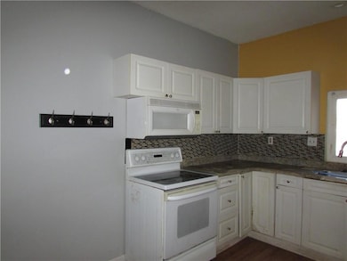 726 Pacific Ave, Osawatomie, KS 66064 - photo 2