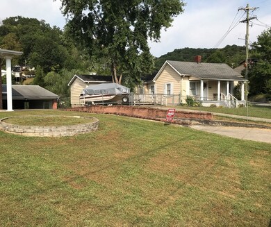 424 Lyttle Blvd, Hazard, KY 41701 - photo 2