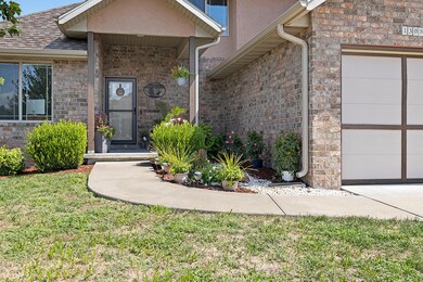 1308 S Appomattox Ave, Republic, MO 65738 - photo 2