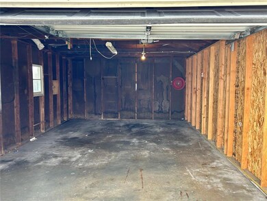 Garage.