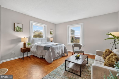 Woodley Condominium unit 303, Washington, DC 20009 - photo 2