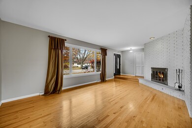 308 S Charles Ave, Naperville, IL 60540 - photo 6