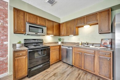 3910 Laura Leigh Dr, Friendswood, TX 77546 - photo 4