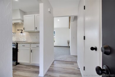 17424 Skylark Cir, Claremore, OK 74019 - photo 5