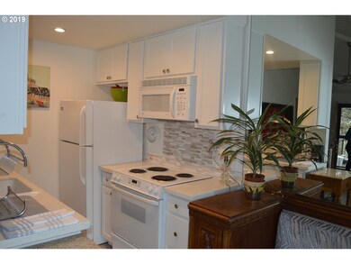 16 Crestfield Ct, Lake Oswego, OR 97035 - photo 2