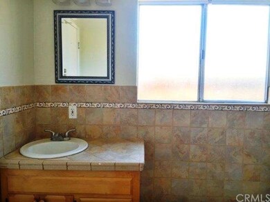 969 W Laurel St, Compton, CA 90220 - photo 5