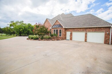 610 Pebble Beach Dr, Ardmore, OK 73401 - photo 3