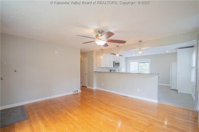836 Walters Rd, Charleston, WV 25314 - photo 5