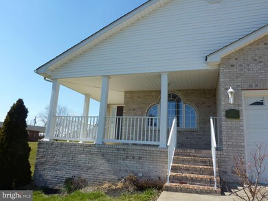 103 Whitfield Cir, Stephens City, VA 22655 - photo 2