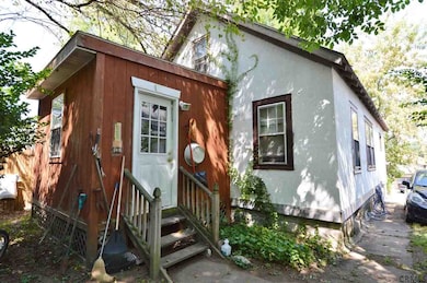 32 Cuthbert St, Schenectady, NY 12302 - photo 3