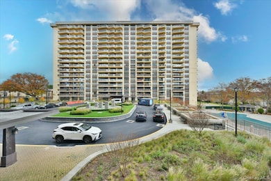 Seville unit 2G, Bayside, NY 11360 - photo 3