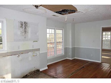 4004 Dresher Ct, High Point, NC 27265 - photo 4