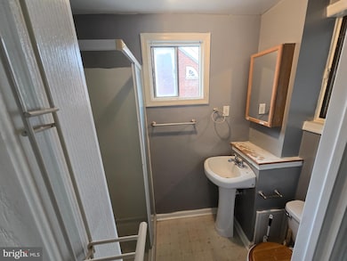 105 W 24th St, Chester, PA 19013 - photo 2