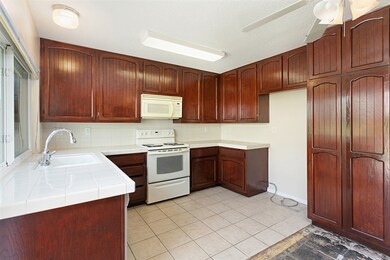 205 Village Run W, Encinitas, CA 92024 - photo 7