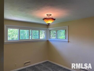 1526 Broadview Dr, Bettendorf, IA 52722 - photo 5