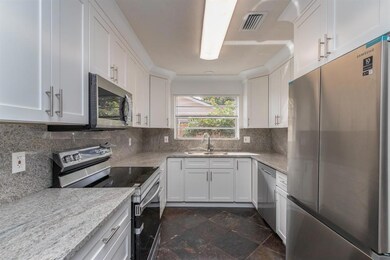 6915 Westview Dr, Lake Worth, FL 33462 - photo 7