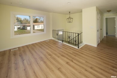 2109 W 68th St, Davenport, IA 52806 - photo 3