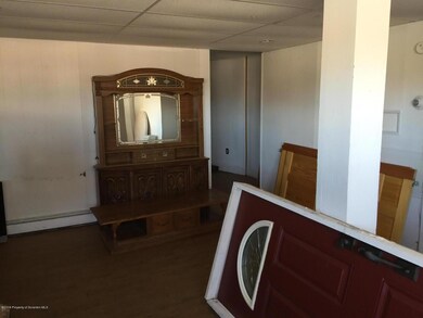 102 W Grove St, Dunmore, PA 18509 - photo 3