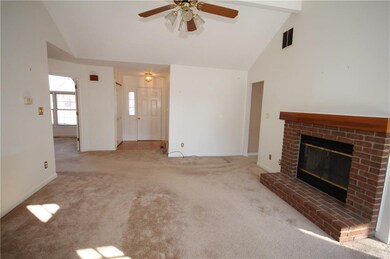 4717 Gray Fox Ct, Columbus, IN 47203 - photo 4