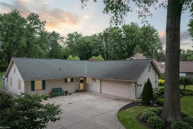 8674 Lindbergh Blvd, Olmsted Falls, OH 44138 - photo 2