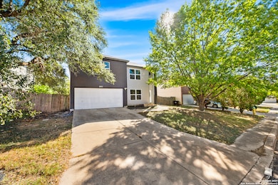 8010 Chestnut Gate Dr, Converse, TX 78109 - photo 2