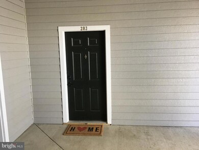 4408 Helmsford Ln unit 203, Fairfax, VA 22033 - photo 2