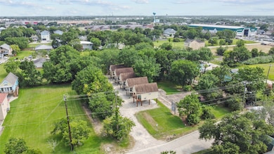 120 Grove Rd unit 4, Kemah, TX 77565 - photo 2