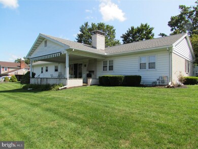 3216 Westview Dr, Reading, PA 19605 - photo 2