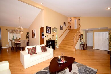 3844 Lizette Ln, Glenview, IL 60026 - photo 2