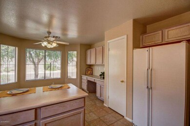 large eat-in kitchen