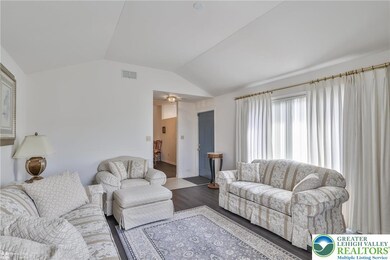 5808 Burning Tree Ln unit 5808, MacUngie, PA 18062 - photo 3