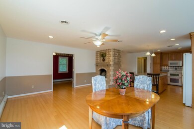 122 W Bay View Dr, Annapolis, MD 21403 - photo 4