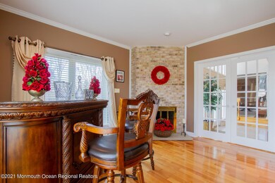 43 Spruce Ln, Colts Neck, NJ 07722 - photo 5