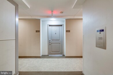 Clarendon 1021 unit 948, Arlington, VA 22201 - photo 6