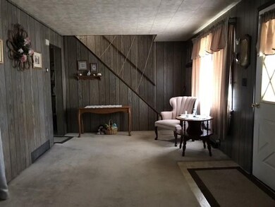 Large Front Living Room Foyer Area