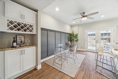 Love this bright kitchen and breakfast area with b