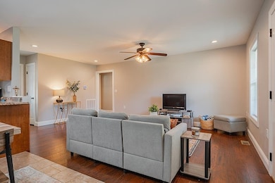 262 Randell Dr, Madisonville, KY 42431 - photo 3