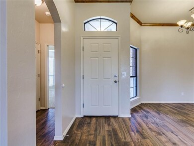 Entryway - master & 2nd bedroom(or study) to the l