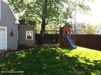 39 Park Place, Kingston, PA 18704 - photo 2