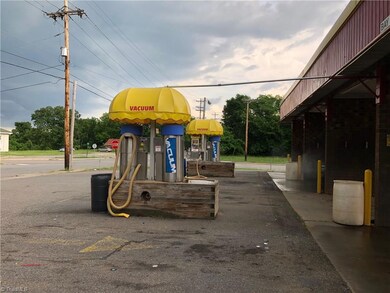 101 W Allison St, Statesville, NC 28677 - photo 3