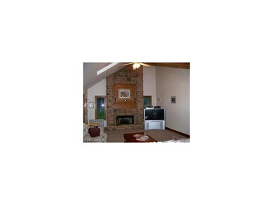 18 foot vaulted ceiling