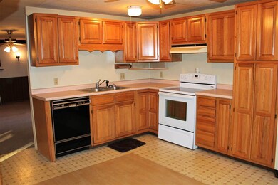 114 Sparrow St, Keene, NH 03431 - photo 2