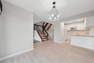 14-1525 S Hill Blvd-WindowStill-Photogra