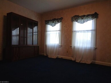 1st Floor owners bedroom