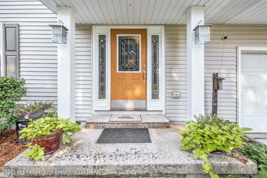 1441 Maycroft Rd, Lansing, MI 48917 - photo 2