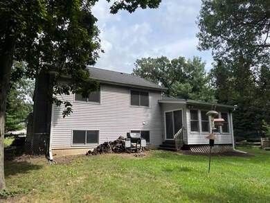 425 Meander Wood Rd, Oregon, WI 53575 - photo 2